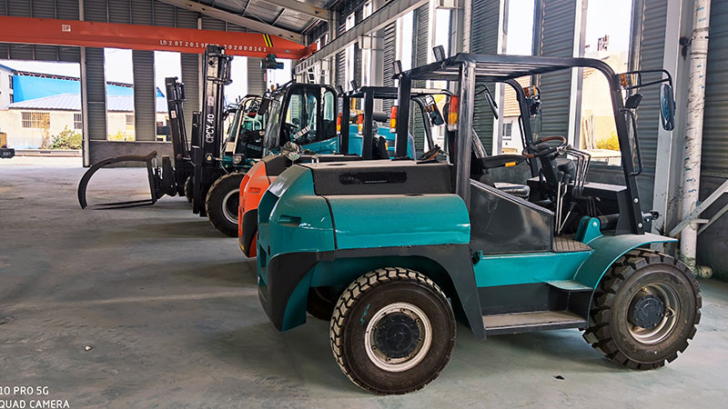 一体式越野叉车