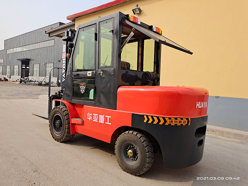普通款3吨叉车