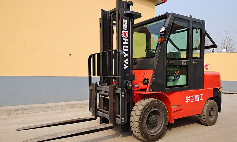 普通款叉车3吨