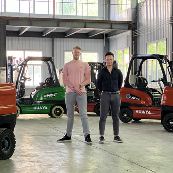 Customers from the Netherlands recognize HUAYA electric forklifts