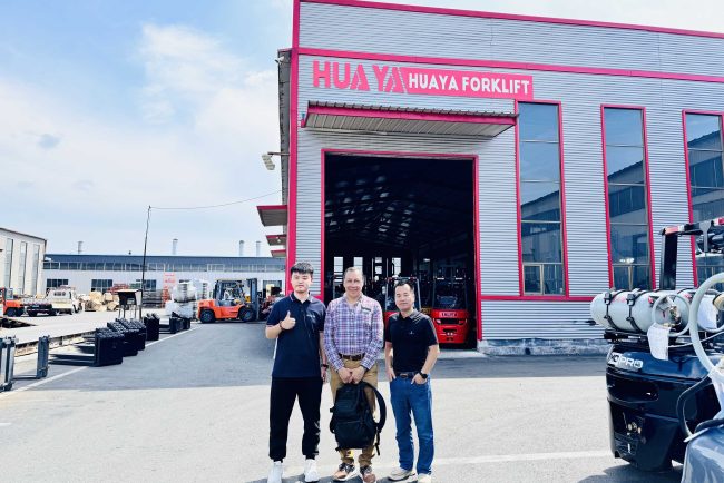 Mexican Customer Visits HUAYA Factory