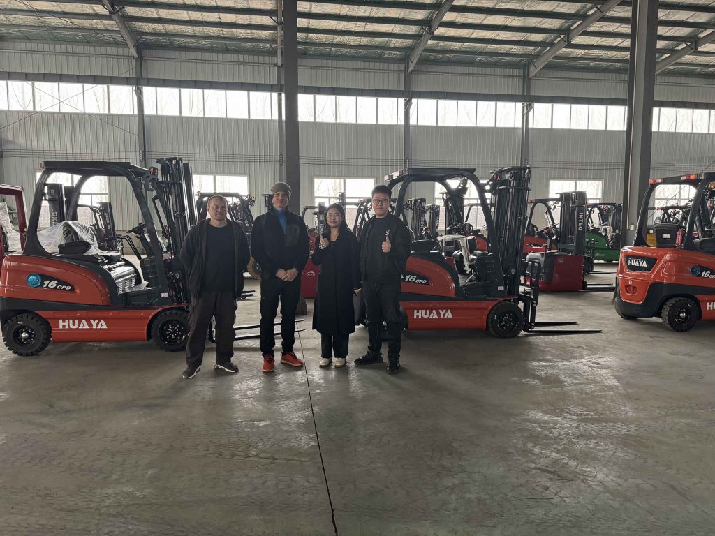 Kazakhstani Customer Visits HUAYA Factory